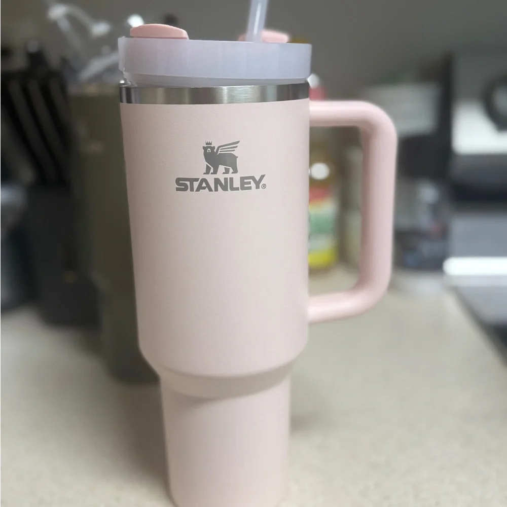 Stanley Tumbler Pink - Picture 1 of 3